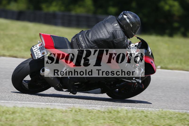 /Archiv-2024/29 12.06.2024 MOTO.CH Track Day ADR/Gruppe gelb/32